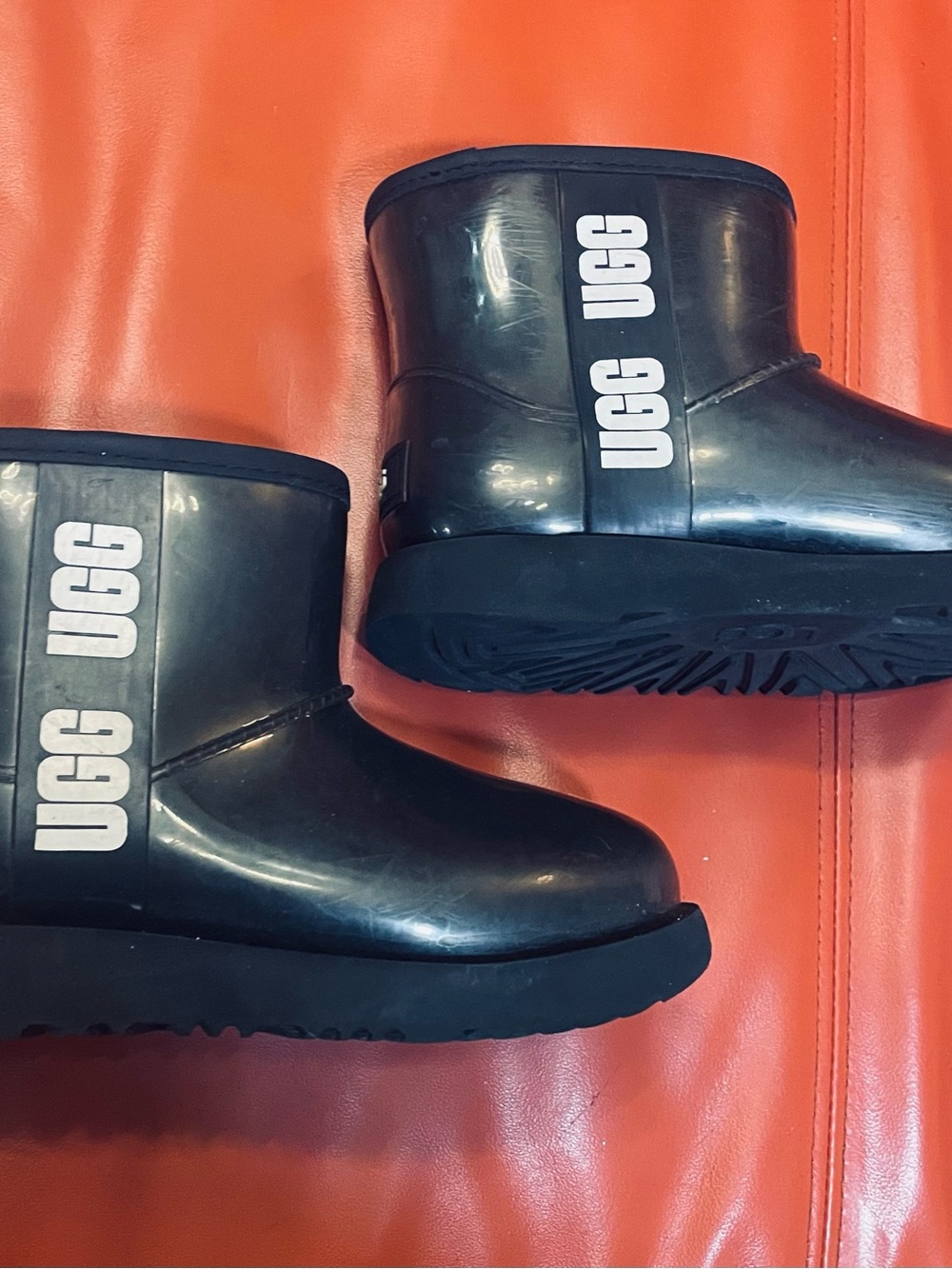 UGG Kids Clear Classic mini boot in black - Picture 3 of 7